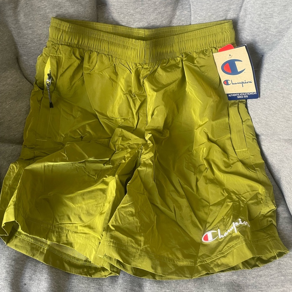 Champion 6” Nylon Shorts with zipper pockets in Black/Kelps